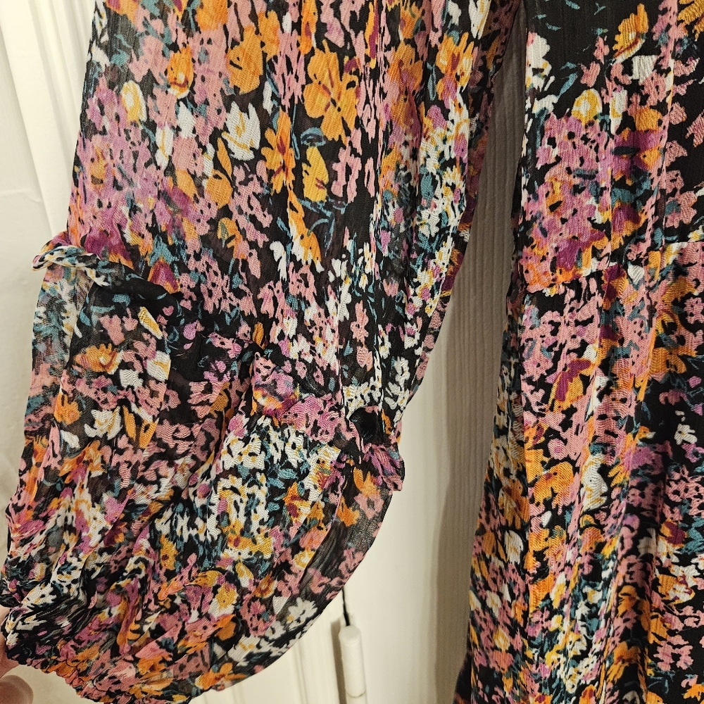 NWT Vince Camuto Long Sleeve Floral Tiered Dress - Picture 6 of 11